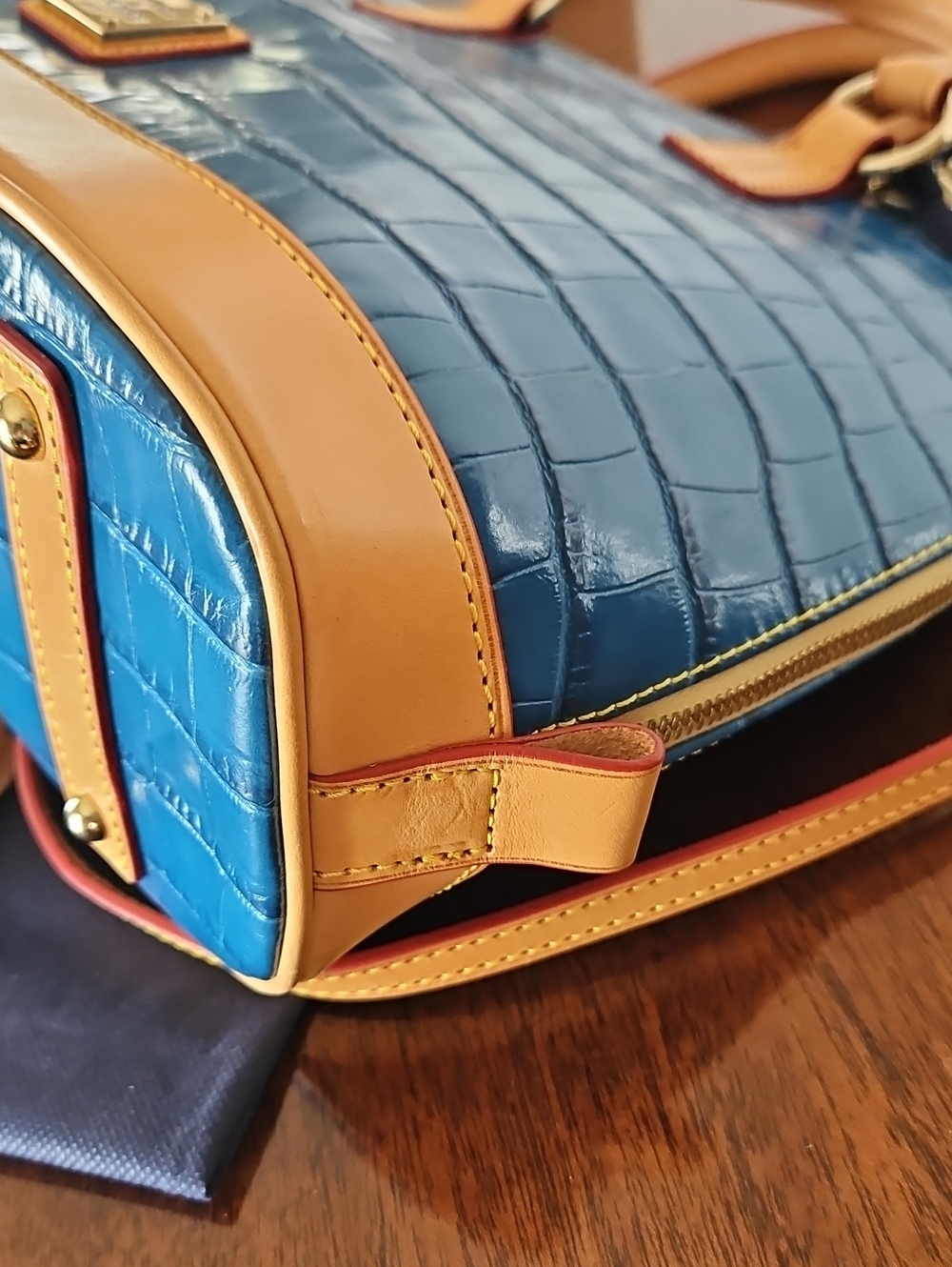NWT Dooney & Bourke Marine Croc-Embossed Zip Zip Satchel with Matching Pouch - Picture 15 of 16
